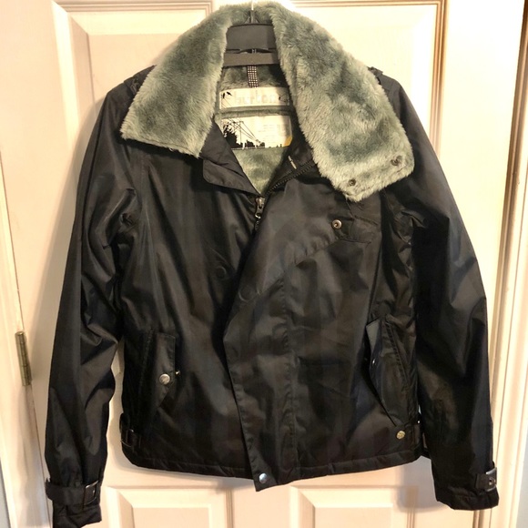 Burton Jackets & Blazers - Burton snowboard/ski jacket